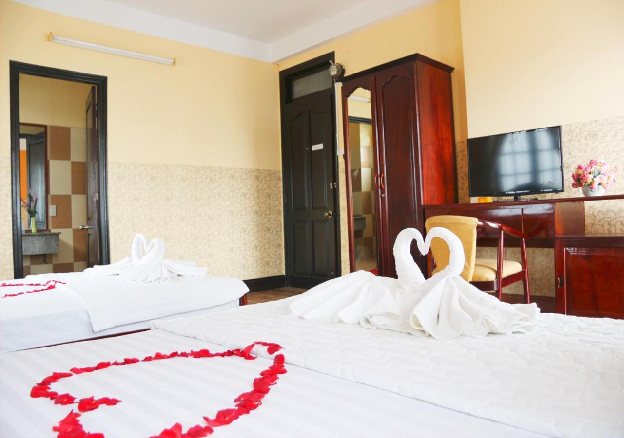 Ponys Hotel Nha Trang Exterior foto