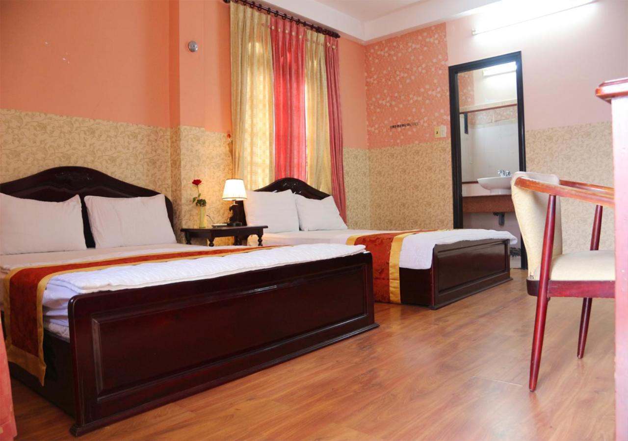 Ponys Hotel Nha Trang Exterior foto