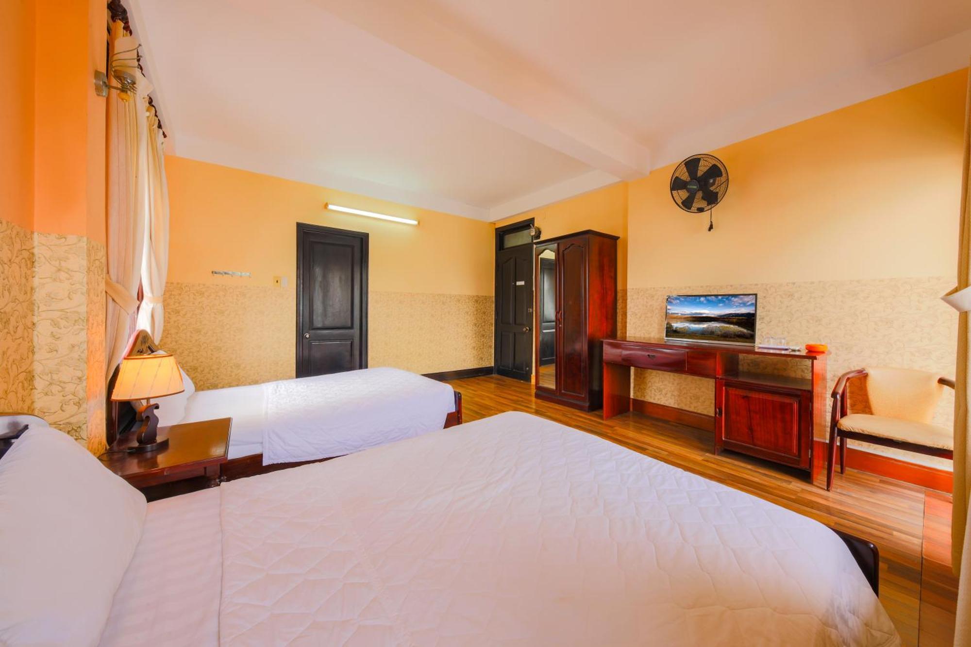 Ponys Hotel Nha Trang Exterior foto