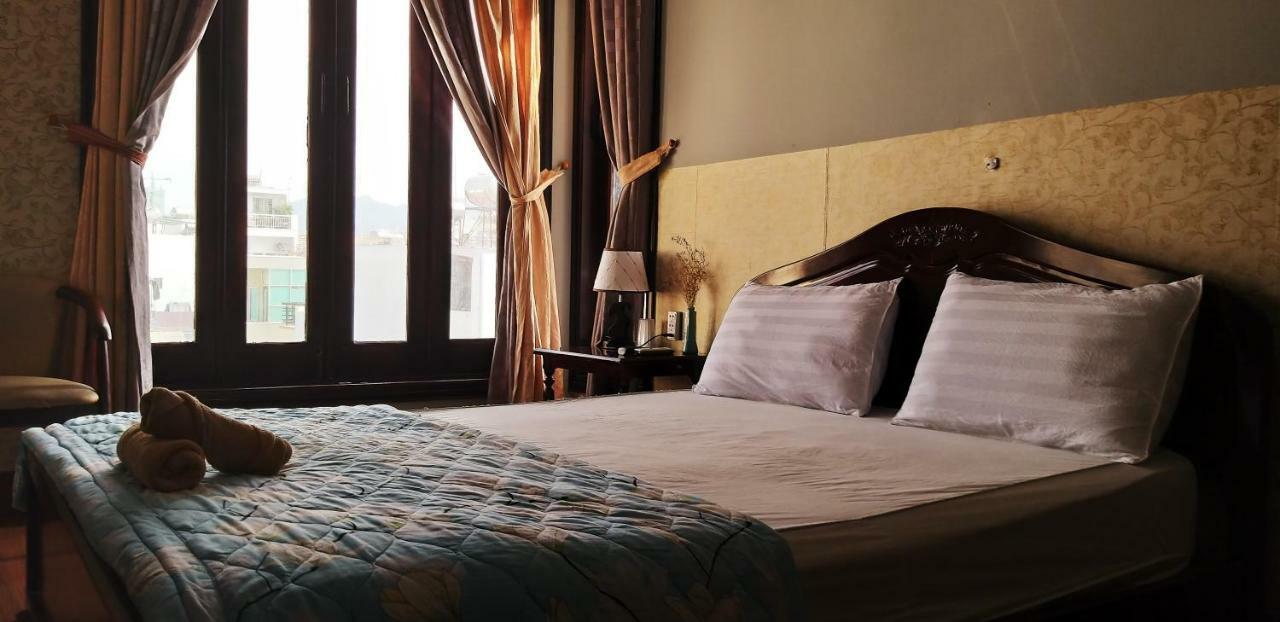 Ponys Hotel Nha Trang Exterior foto