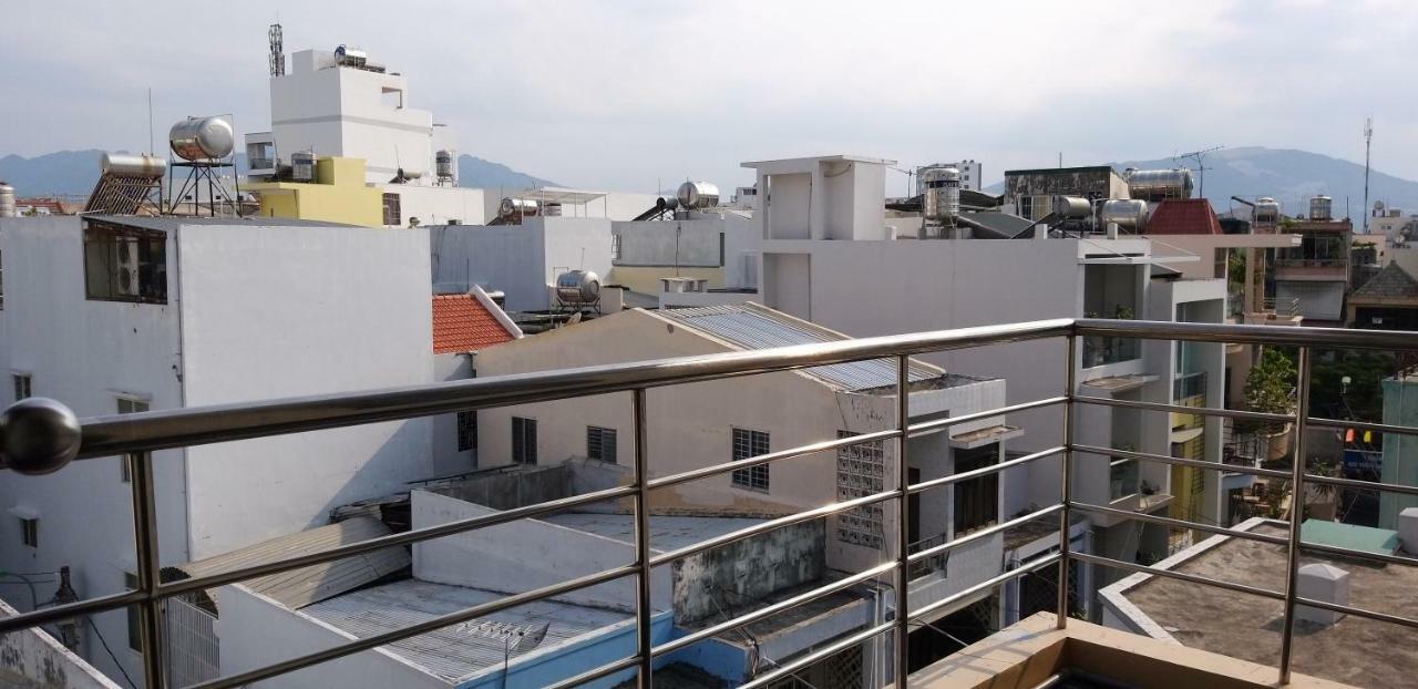 Ponys Hotel Nha Trang Exterior foto